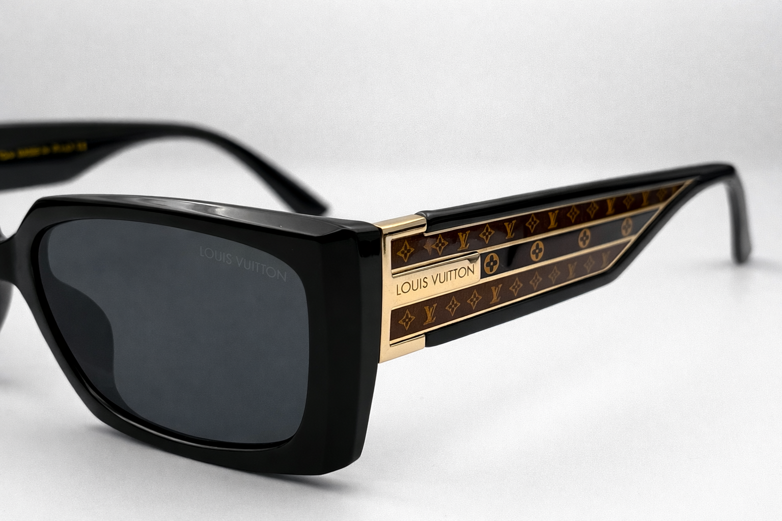 Louis Vuitton Premium Edition Black