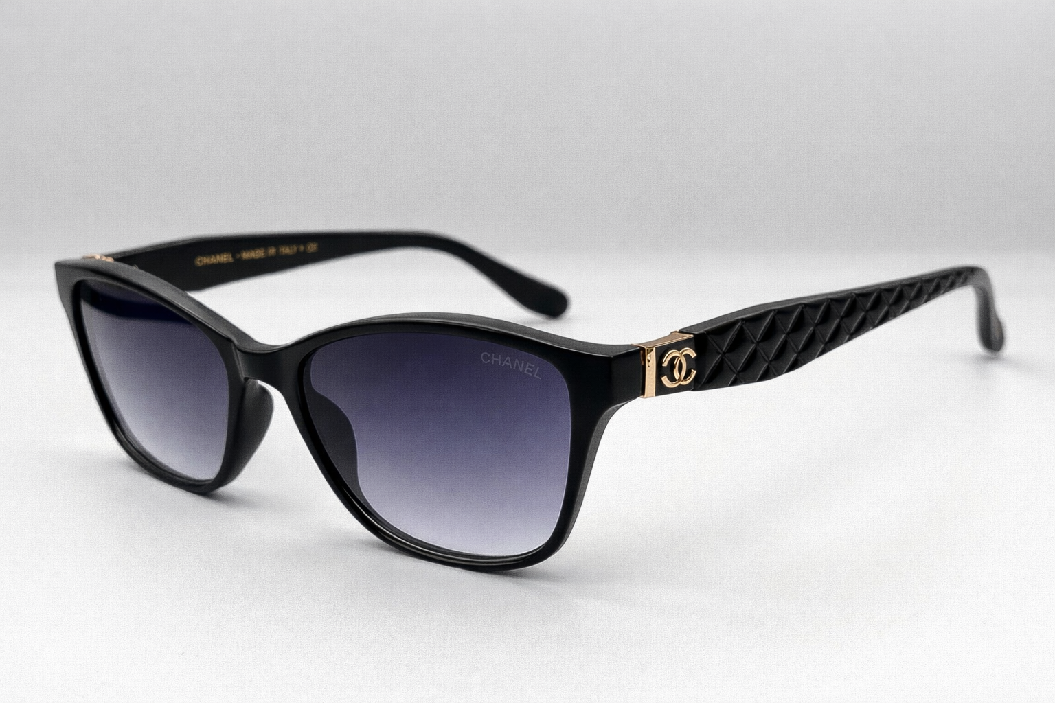 Chanel Luxury Day lady